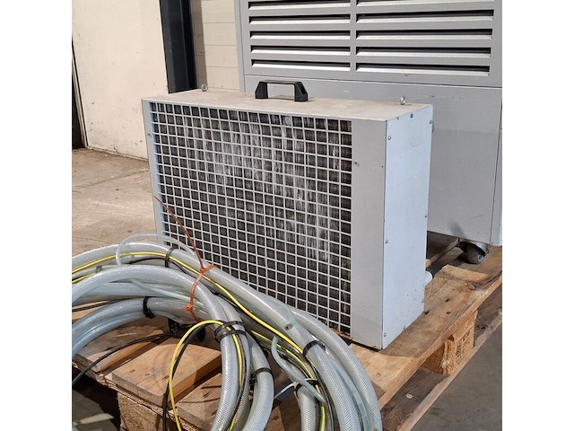 Airconditioning 7kw 230v fral, facsw22, bouwjaar 2014, watergekoeld met buitenunit - afbeelding 11 van  12