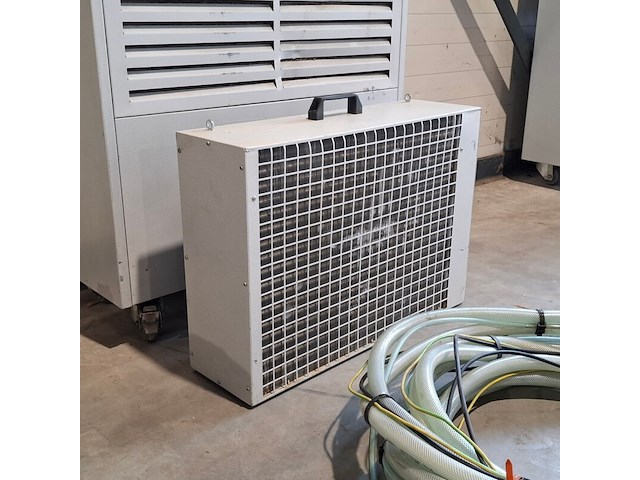 Airconditioning 7kw 230v fral, facsw22, bouwjaar 2017, watergekoeld met buitenunit - afbeelding 10 van  12