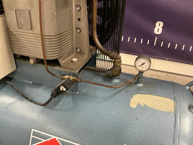 Airpress - - luchtcompressor - afbeelding 10 van  12