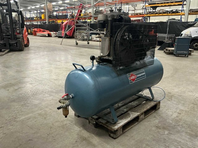 Airpress - - luchtcompressor - afbeelding 8 van  12