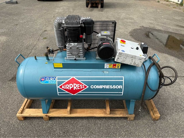 Airpress - 2015 - luchtcompressor - afbeelding 5 van  12