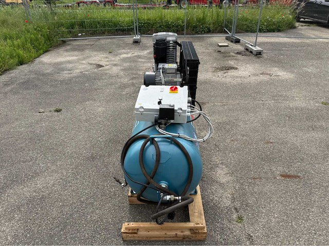 Airpress - 2015 - luchtcompressor - afbeelding 8 van  12