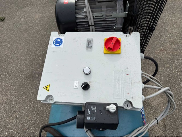 Airpress - 2015 - luchtcompressor - afbeelding 10 van  12