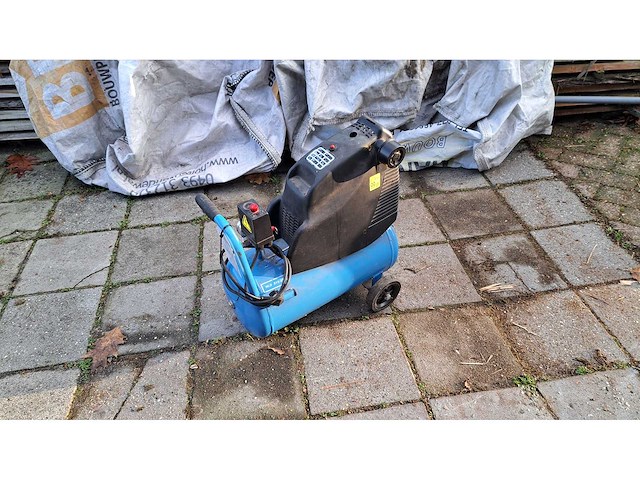 Airpress - hlo 215/25 - luchtcompressor - afbeelding 2 van  4