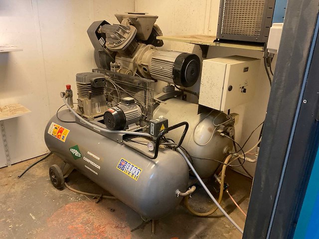 Airpress & atlas copco luchtcompressor, gekoppeld (2x) - afbeelding 1 van  11