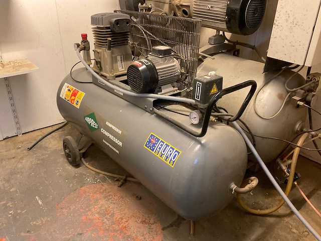 Airpress & atlas copco luchtcompressor, gekoppeld (2x) - afbeelding 8 van  11
