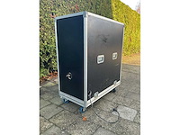 Airpress compressor in geluidsdempende flighcase - afbeelding 3 van  10