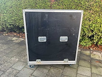 Airpress compressor in geluidsdempende flighcase - afbeelding 5 van  10