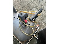 Airpress compressor in geluidsdempende flighcase - afbeelding 9 van  10
