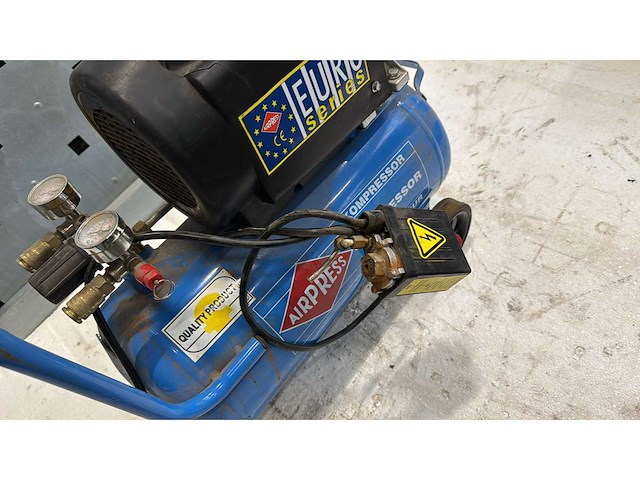 Airpress compressor - afbeelding 5 van  6