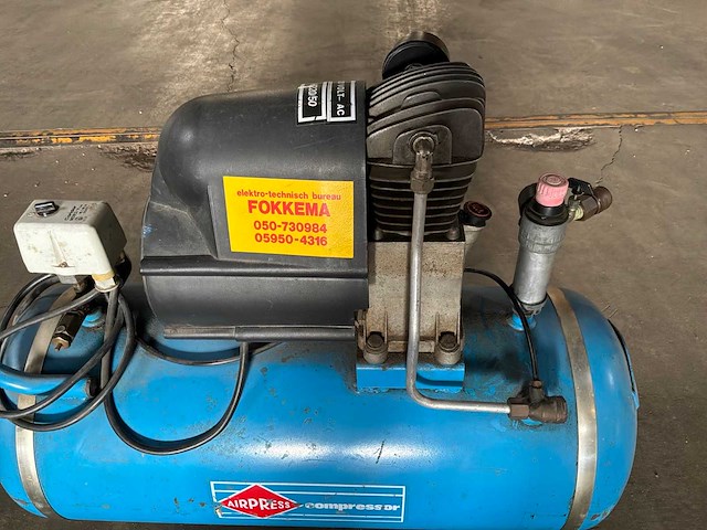Airpress h220/50 luchtcompressor - afbeelding 9 van  13