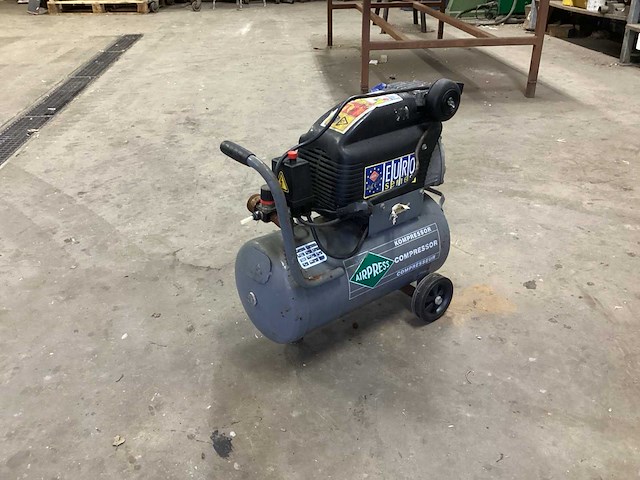 Airpress hl 310/25 zuigercompressor - afbeelding 1 van  5