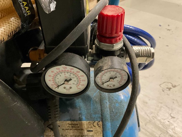 Airpress hlo 215-25 luchtcompressor - afbeelding 4 van  6