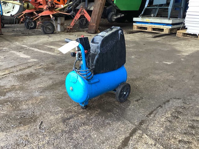 Airpress hlo 215/25 zuigercompressor - afbeelding 1 van  4