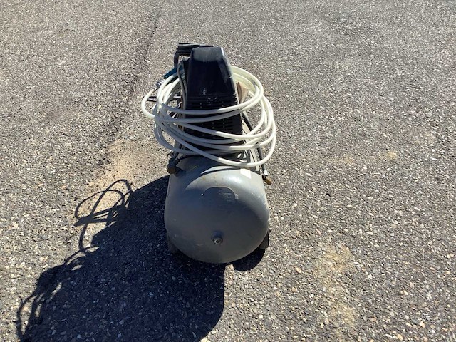 Airpress hlo300/50 luchtcompressor - afbeelding 9 van  14