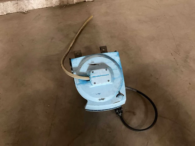 Airpress hogedrukcompressor & nederman slanghaspel - afbeelding 5 van  6