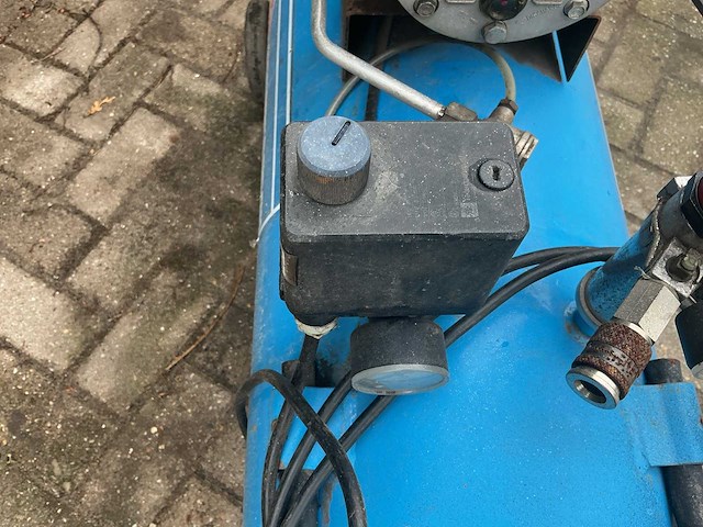 Airpress lm 100-300 luchtcompressor - afbeelding 10 van  10