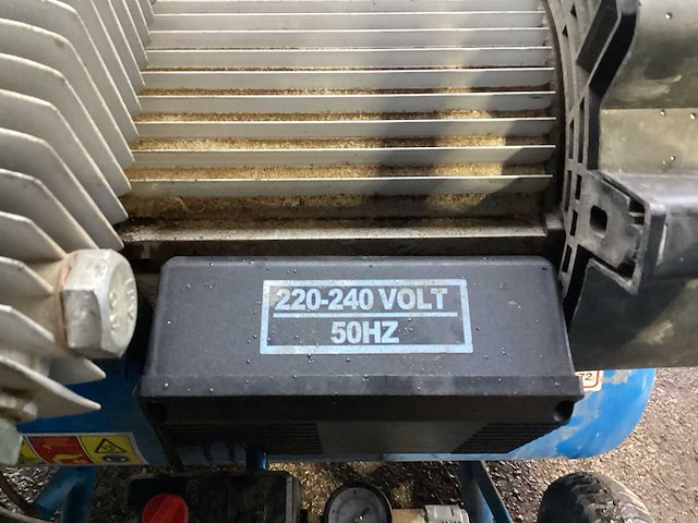 Airpress lm-25-350 zuigercompressor - afbeelding 5 van  6