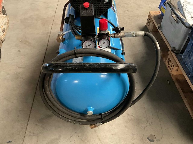 Airpress lm100-350 hogedrukcompressor - afbeelding 3 van  4