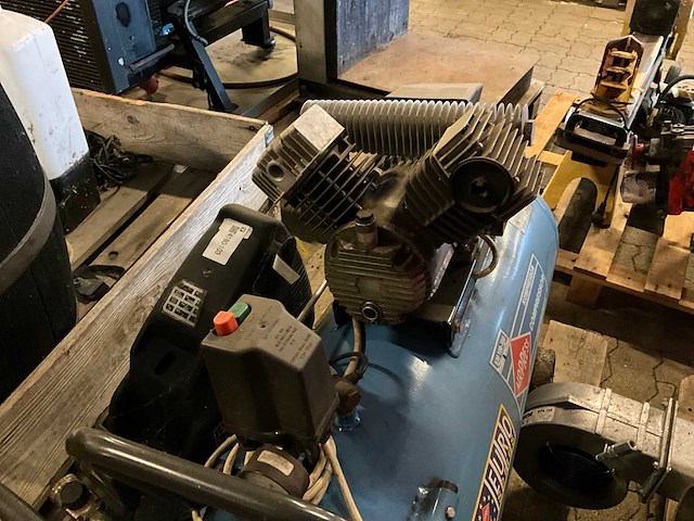 Airpress luchtcompressor (2x) - afbeelding 3 van  5