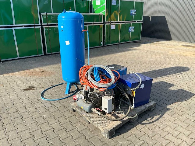 Airpress luchtcompressor met toebehoren - afbeelding 10 van  17
