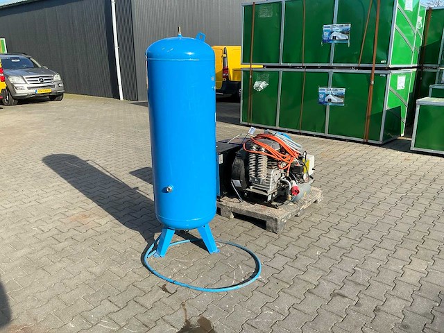 Airpress luchtcompressor met toebehoren - afbeelding 11 van  17