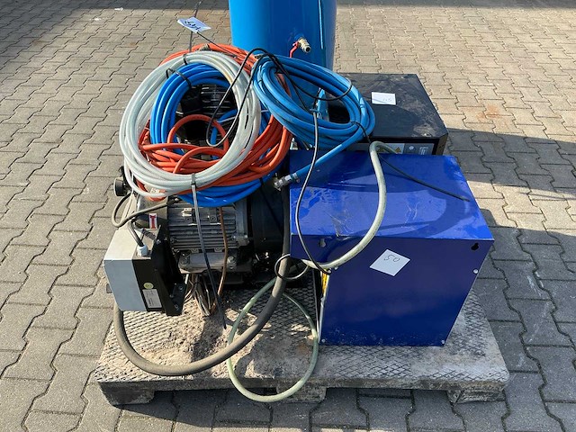 Airpress luchtcompressor met toebehoren - afbeelding 15 van  17