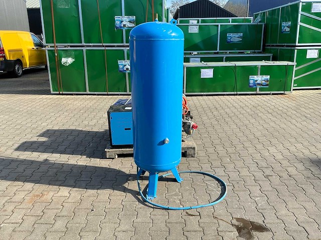 Airpress luchtcompressor met toebehoren - afbeelding 4 van  7