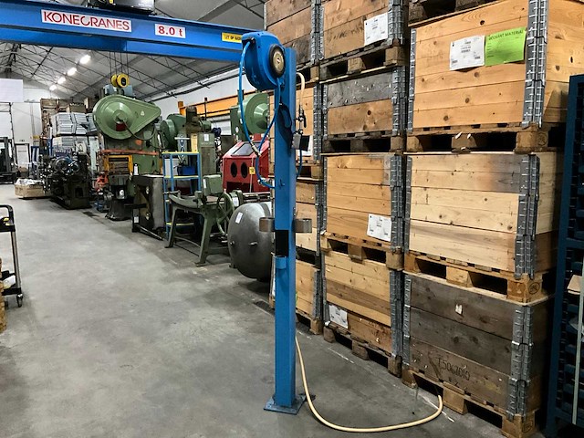 Airpress luchtslang op de pilaar - afbeelding 2 van  5