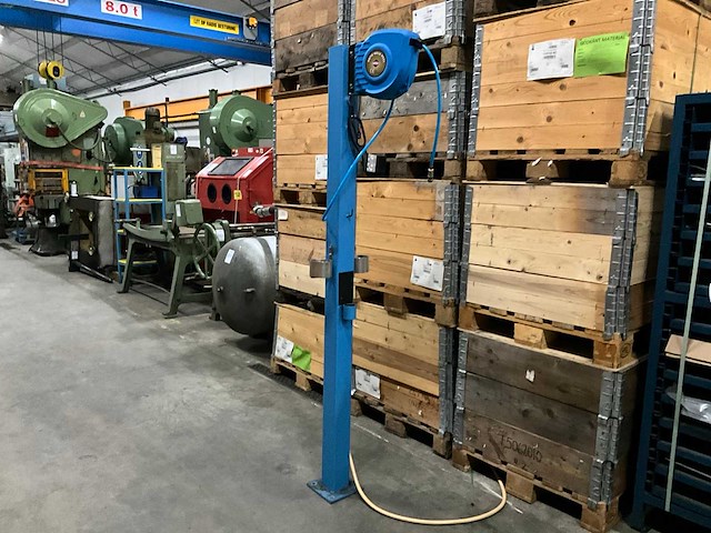 Airpress luchtslang op de pilaar - afbeelding 3 van  5