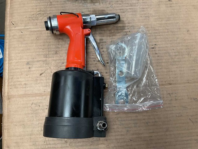 Airpro pneumatic rivet tool - afbeelding 2 van  2