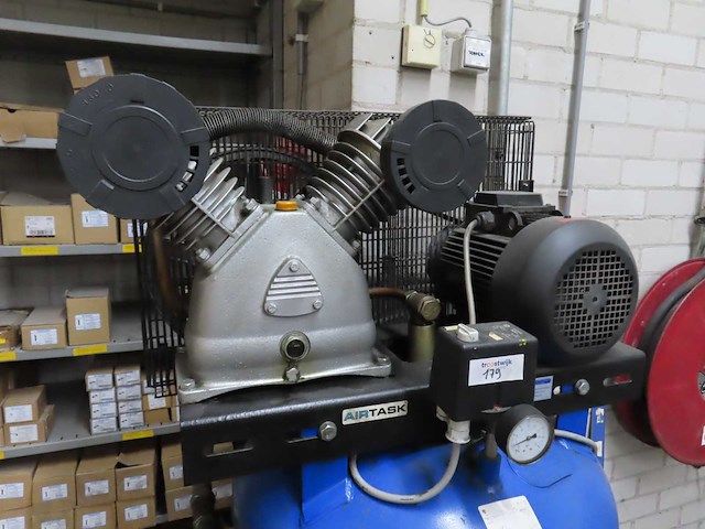 Airtask - luchtcompressor - afbeelding 2 van  3