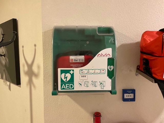 Aivia noodtas en aed - afbeelding 3 van  8