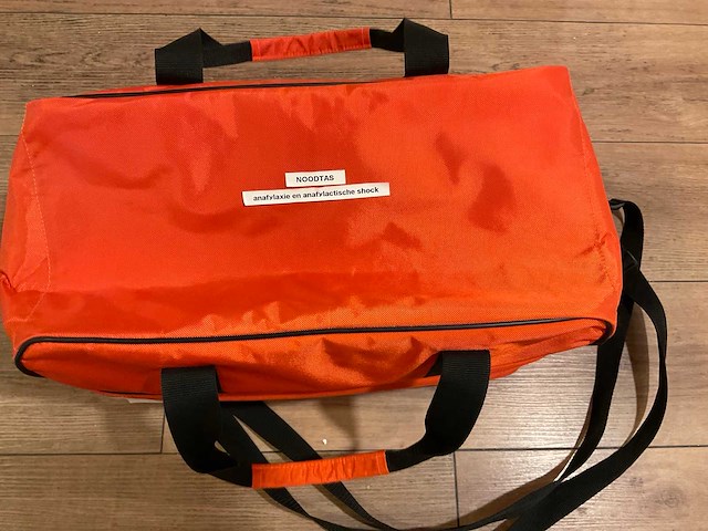 Aivia noodtas en aed - afbeelding 5 van  8