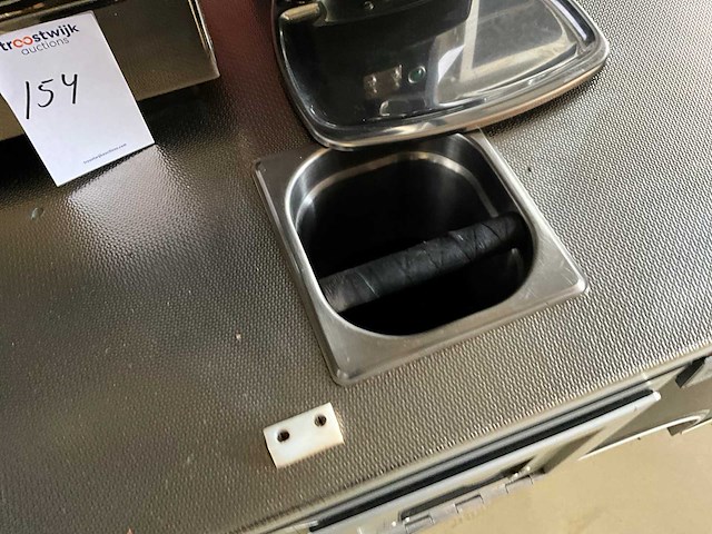 Aixam - mega - foodtruck - mobiele espresso wagen - 2007 - afbeelding 3 van  27