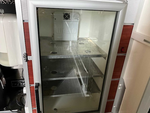 Aixam - mega - foodtruck - mobiele espresso wagen - 2007 - afbeelding 8 van  27