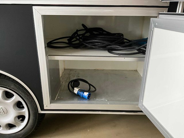 Aixam - mega - foodtruck - mobiele espresso wagen - 2007 - afbeelding 18 van  27