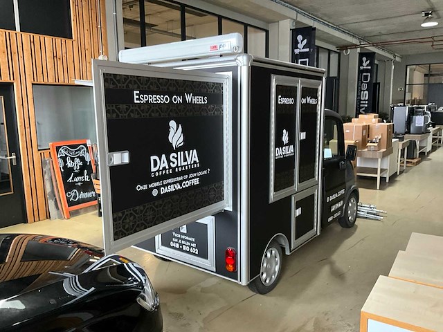 Aixam - mega - foodtruck - mobiele espresso wagen - 2007 - afbeelding 21 van  27