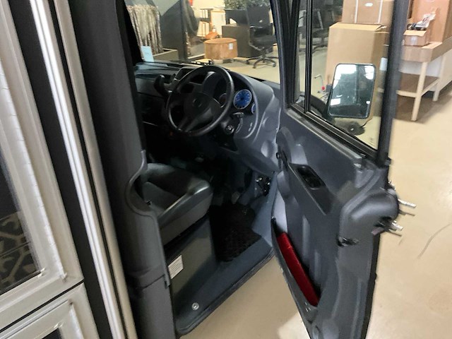 Aixam - mega - foodtruck - mobiele espresso wagen - 2007 - afbeelding 23 van  27