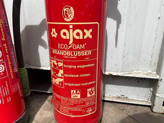 Ajax schuim 6 liter brandblusser (2x) - afbeelding 2 van  7