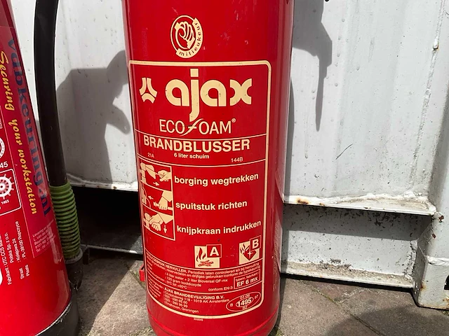Ajax schuim 6 liter brandblusser (2x) - afbeelding 2 van  7
