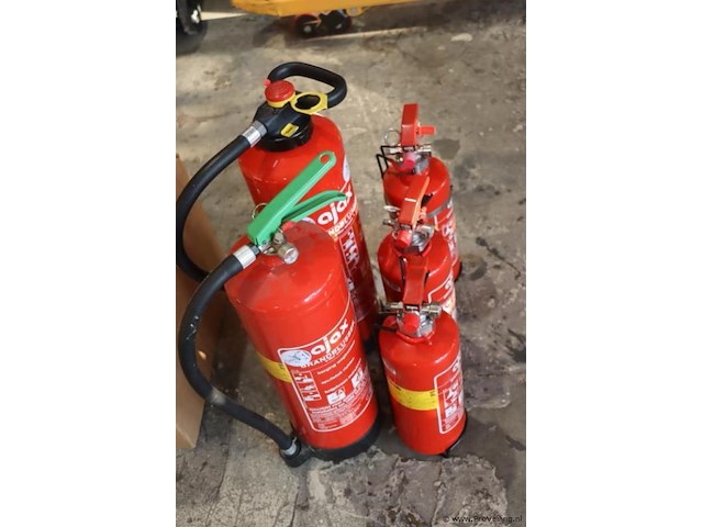 Ajax schuimbrandblussers, 2 & 6ltr schuim - 5 stuks - afbeelding 1 van  5
