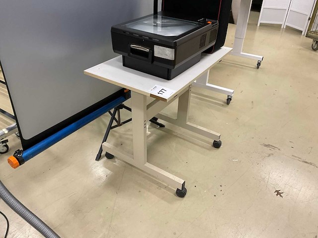 A+k translux 400 overheadprojector - afbeelding 5 van  5