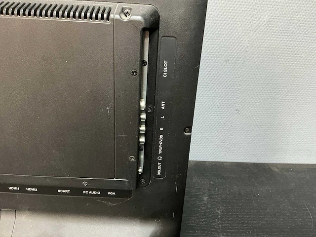 Akai - aled2204t - 11917 - televisie 22 inch - afbeelding 2 van  11