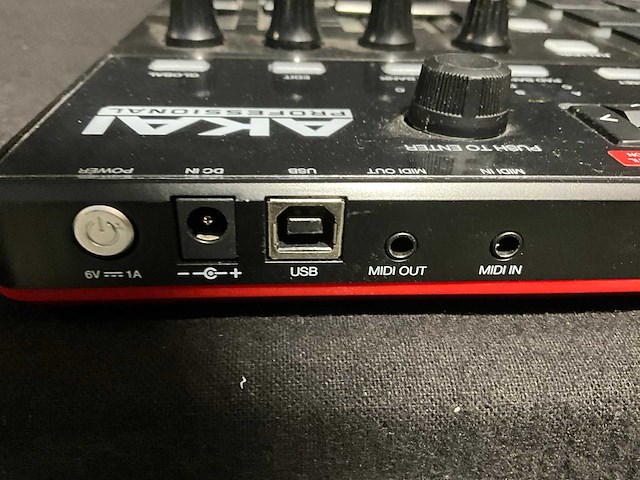 Akai mpd226 midi sample unit - afbeelding 1 van  2