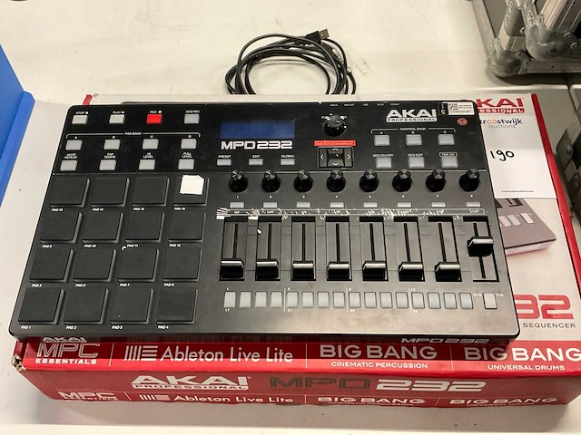 Akai mpd232 controller - afbeelding 1 van  3