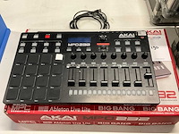Akai mpd232 controller - afbeelding 1 van  3