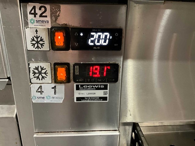 Ake-ideal - koelwerkbank en saladettelijn (c) - afbeelding 9 van  12