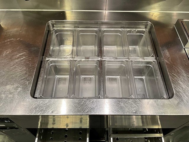 Ake-ideal - koelwerkbank en saladettelijn (c) - afbeelding 11 van  12