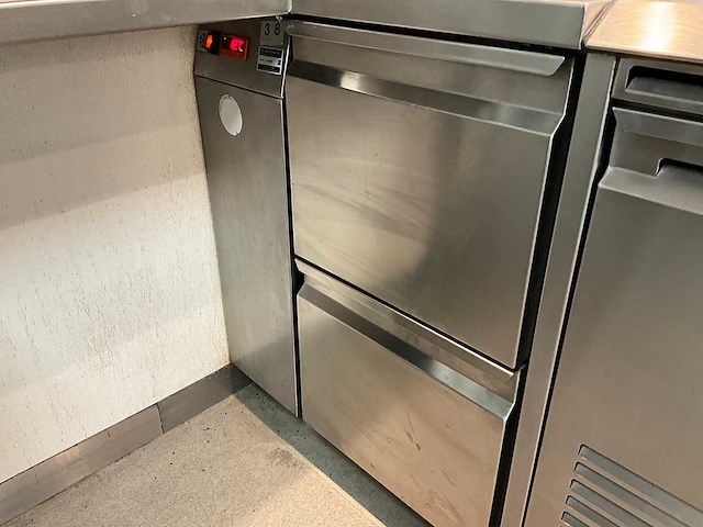 Ake-ideal - koelwerkbank en saladettelijn (c) - afbeelding 2 van  9